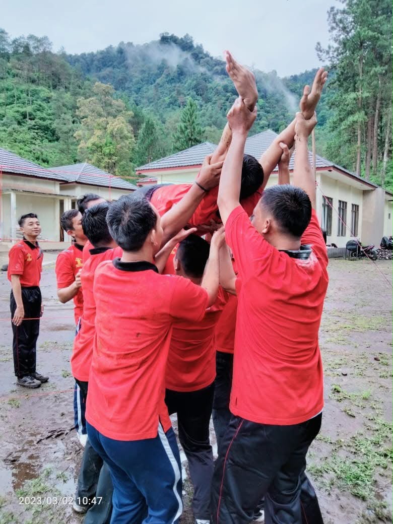 Outing class dan LDKS pelajar di alam Guci Tegal